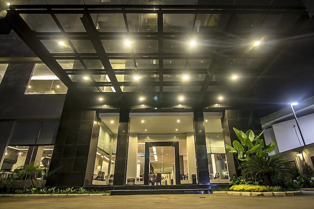 Hotel Diradja Jakarta Exterior photo