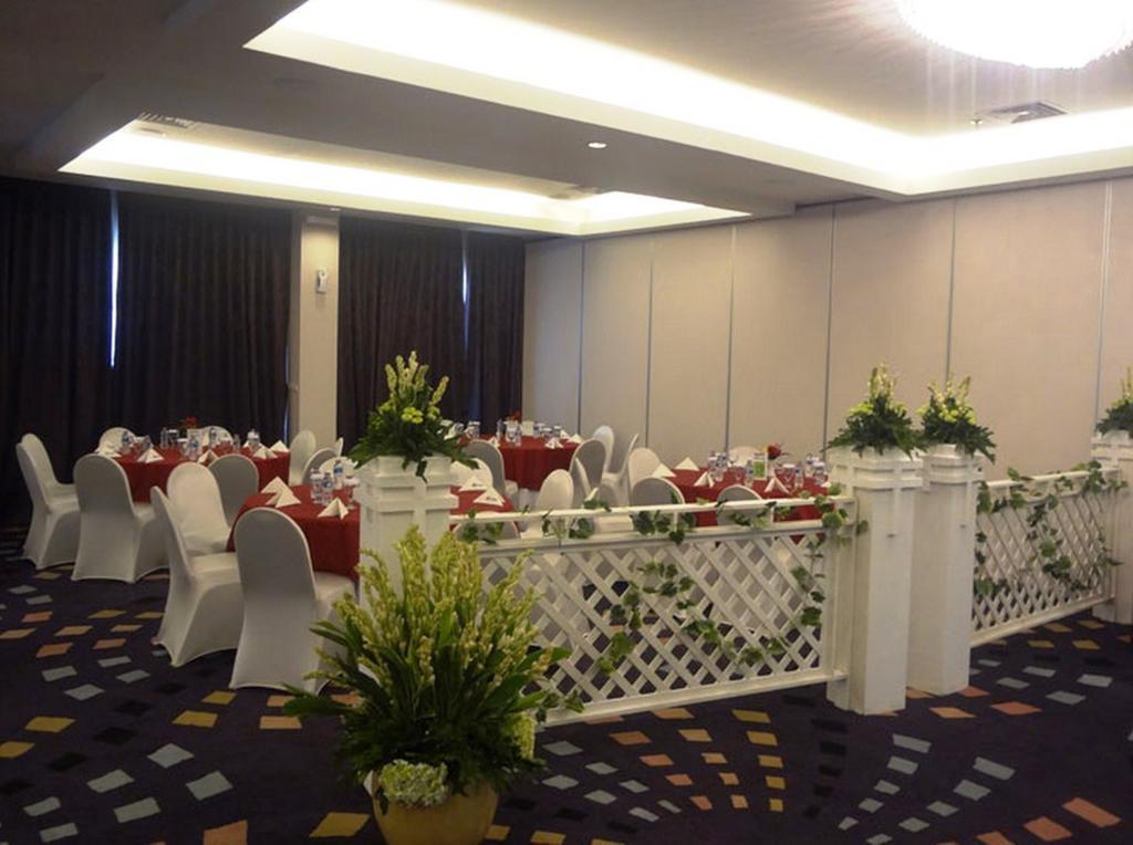 Hotel Diradja Jakarta Exterior photo